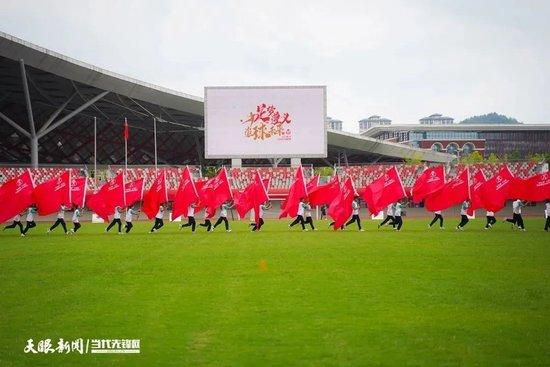 其中，包括日复一日扯着嗓子叫醒太阳的公鸡家族、致力于护肤美妆事业的社会小猪哥罗宾逊、浑身上下有劲没处使的狐狸托德、一口气能生十五个孩子的老鼠强尼、以及炫耀自己能上广告牌的刺猬温刺儿太太